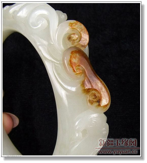 金皮籽料 样样如意镯