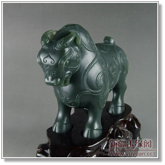 青玉摆件 牛尊