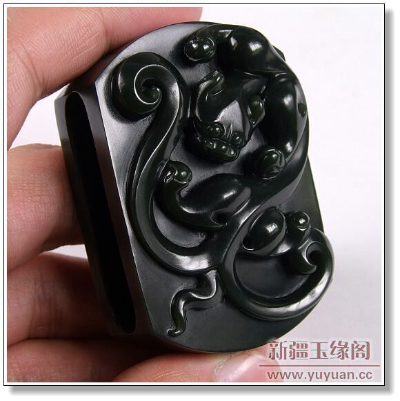 黑碧玉籽料 龙腰扣