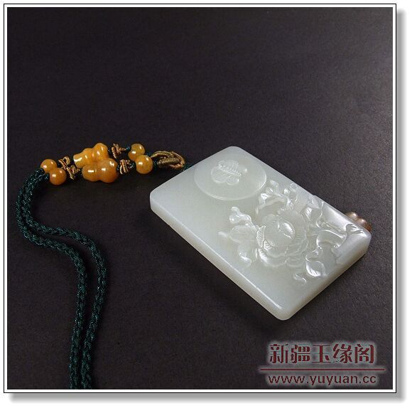 白玉籽料牌 蝶恋花