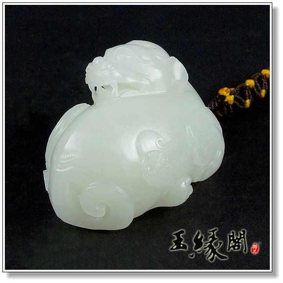 羊脂白玉籽料 貔貅把件