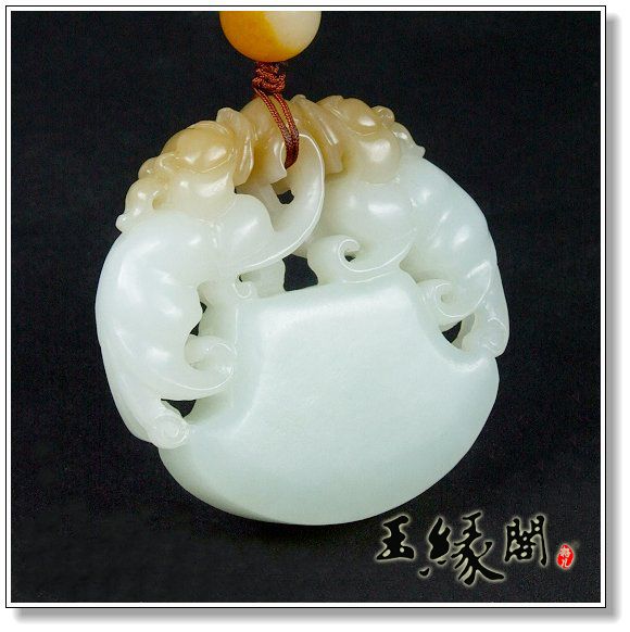 白玉俏糖  府上有龙把件