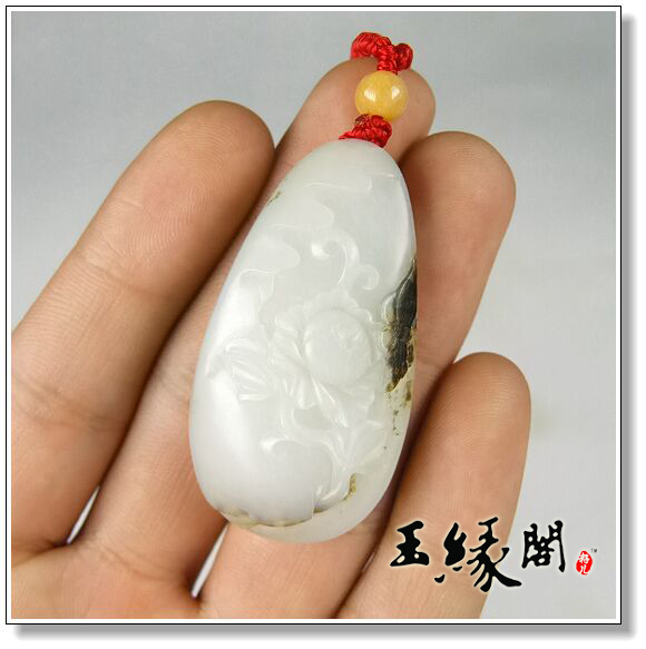 褐皮籽料挂件 蝶恋花