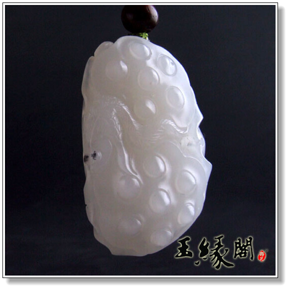 羊脂白玉籽料挂件 连年有余