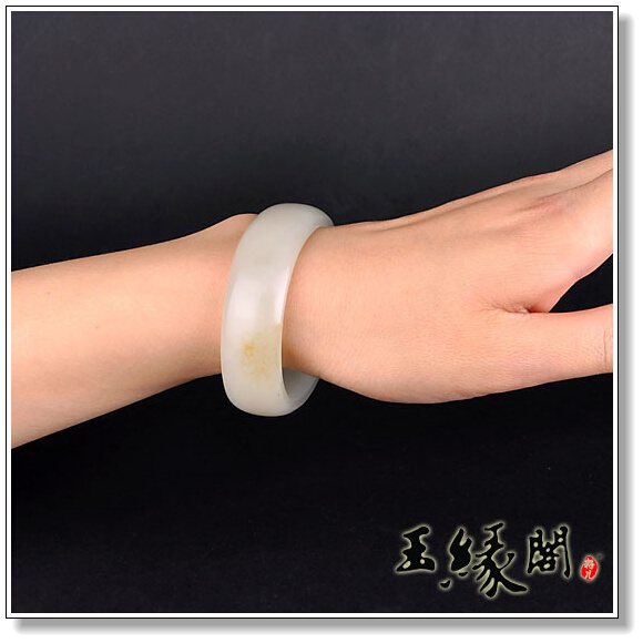 白玉籽料贵妃镯57.5mm