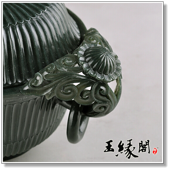 青玉摆件 菊瓣纹双耳盖炉【一对】