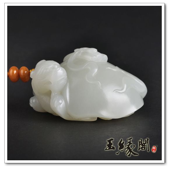 白玉籽料把件 独占鳌头