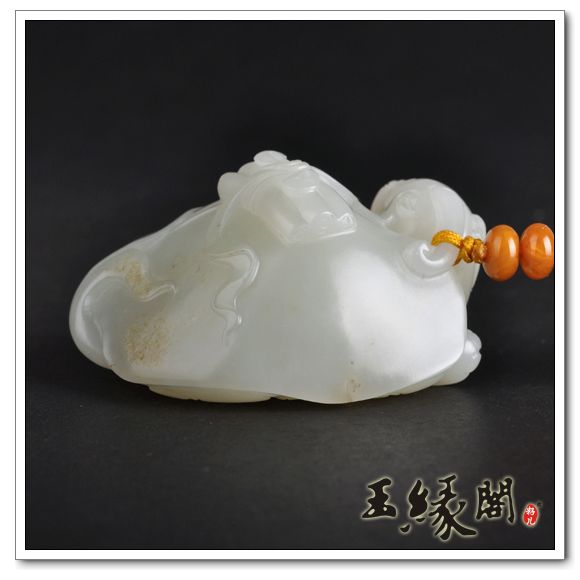 白玉籽料把件 独占鳌头