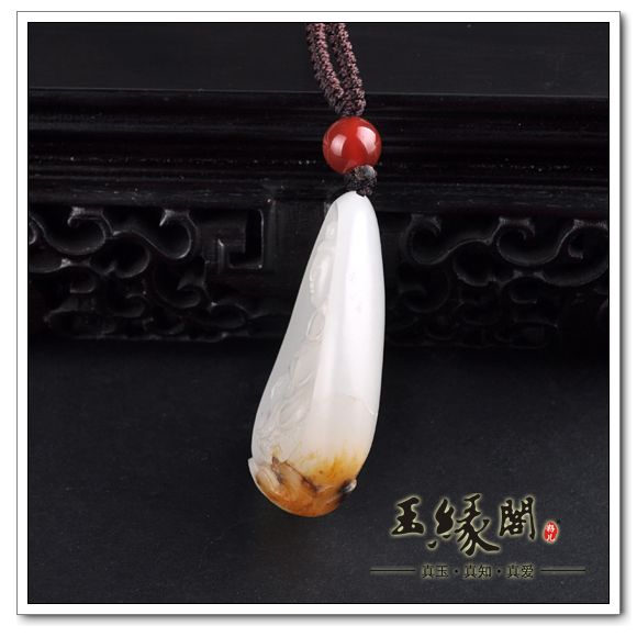 黄皮羊脂玉籽料挂件 观音