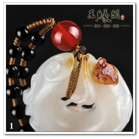 黄皮白玉籽料挂件 龙圈