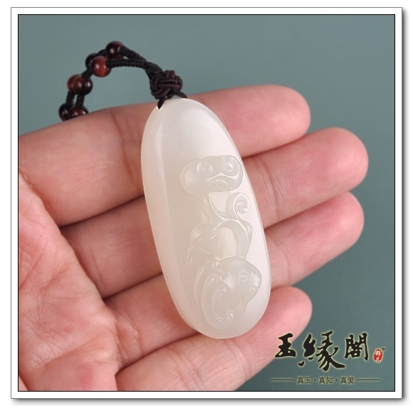 羊脂玉籽料挂件 样样如意