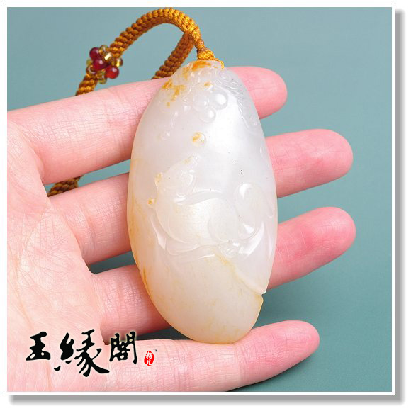 秋梨皮籽料 翘盼把件