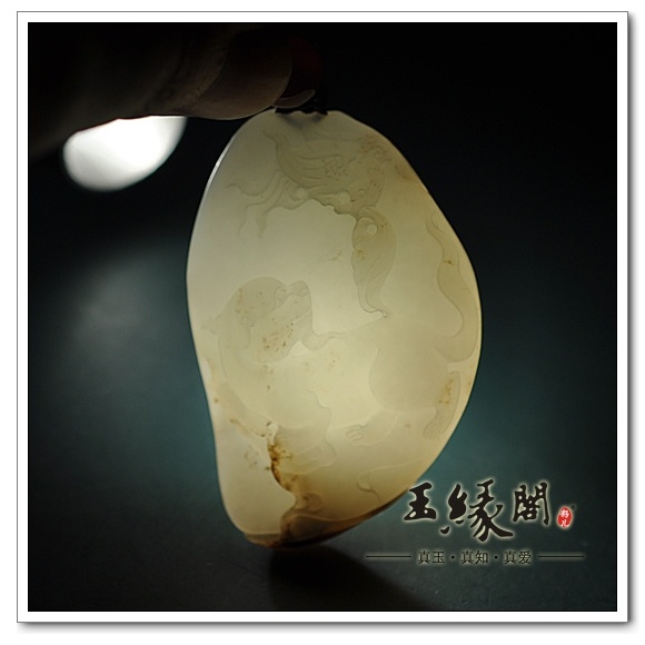 羊脂玉籽料把件 欢天喜地