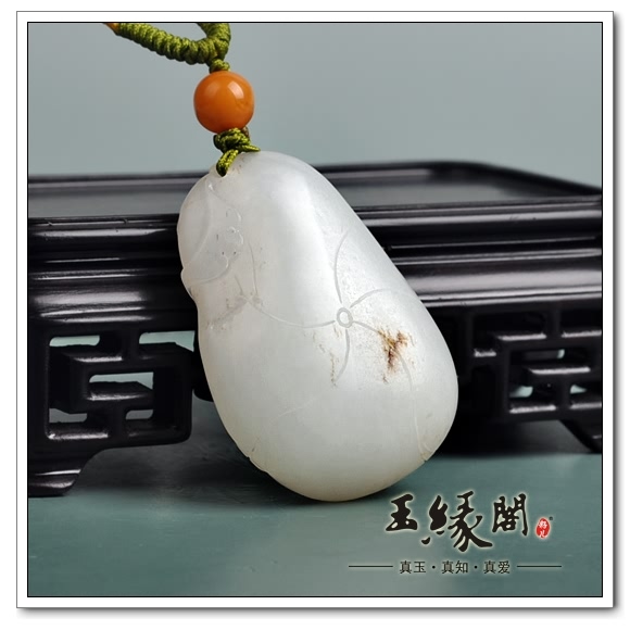 羊脂玉籽料挂件 连年有余