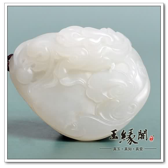 羊脂玉籽料挂件 龙戏珠
