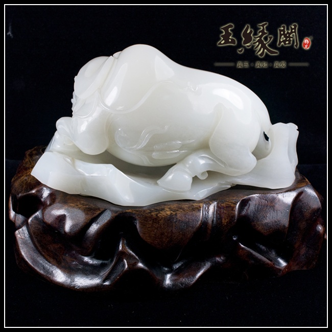 羊脂白玉摆件 牛气冲天