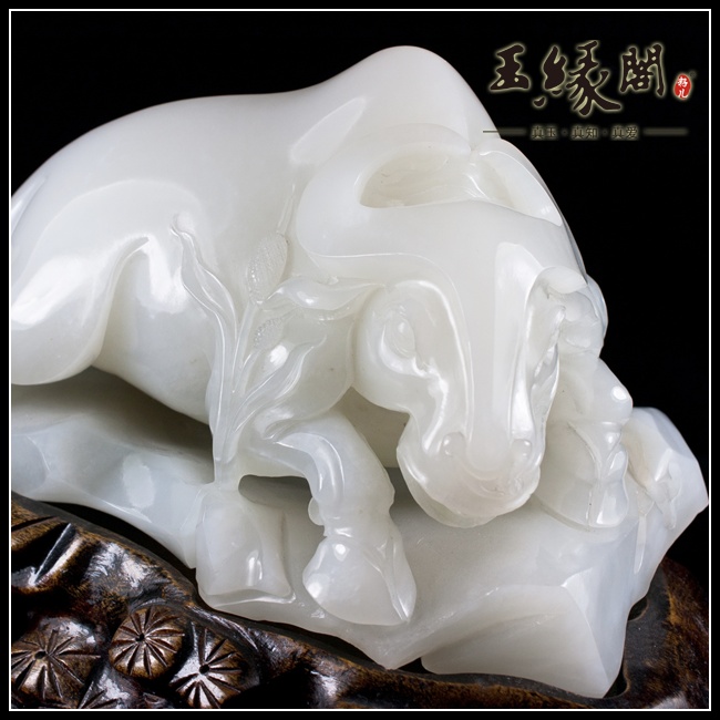 羊脂白玉摆件 牛气冲天