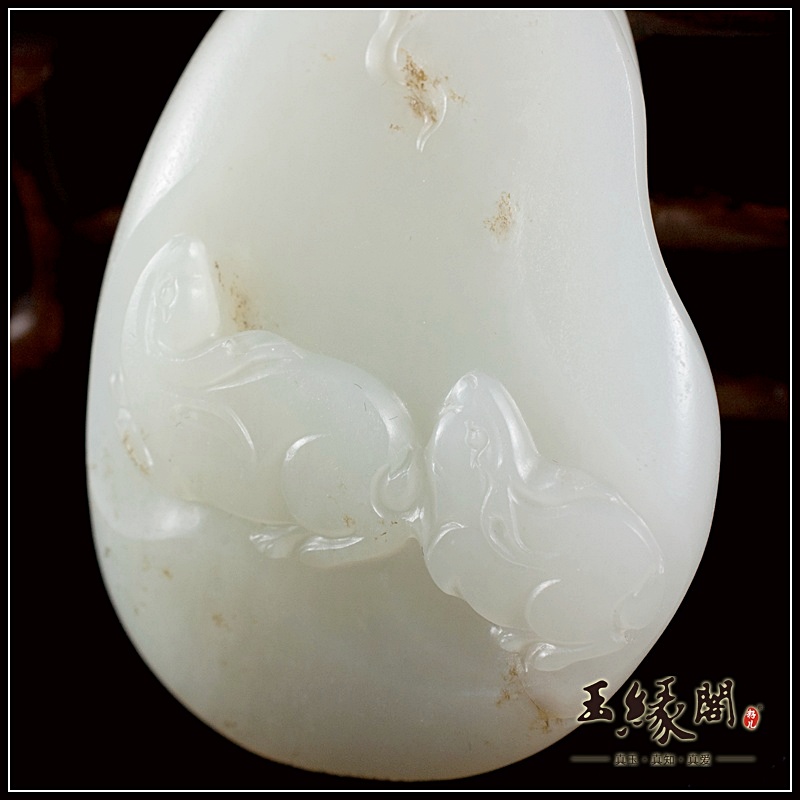 羊脂玉籽料挂件 玉兔拜月