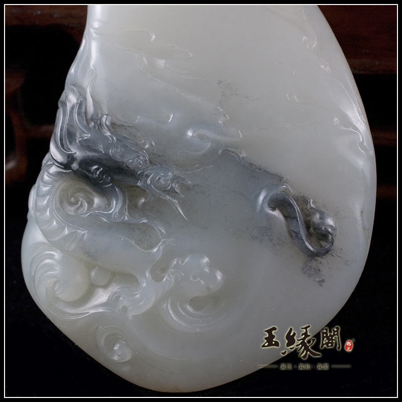 白玉点墨籽料把件 蛟龙出海