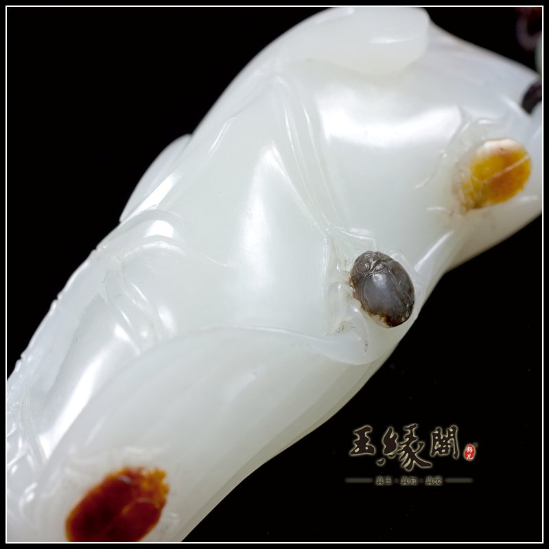 羊脂玉籽料把件 祝福