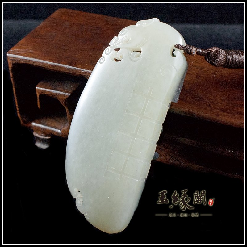 俏色籽料把件 仿古黑白双龙