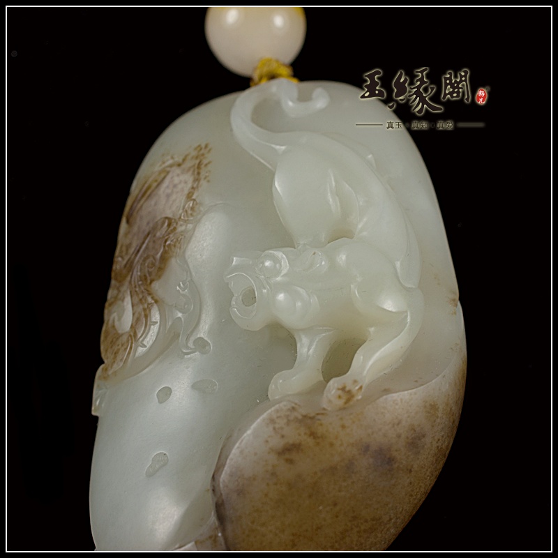 褐皮籽料把件 卧虎藏龙