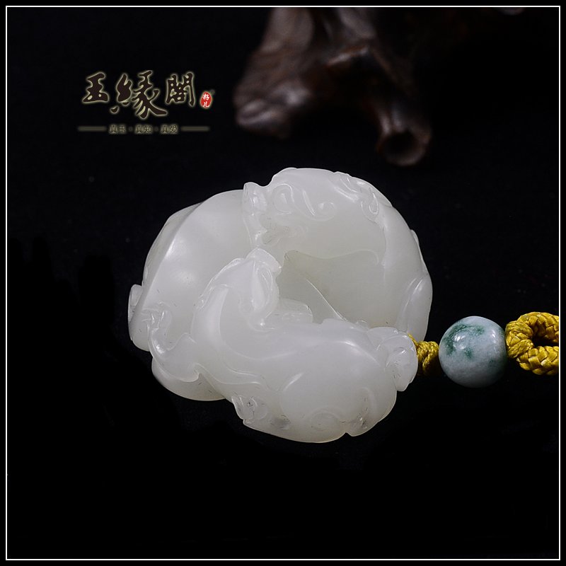 羊脂玉籽料把件 母子情深