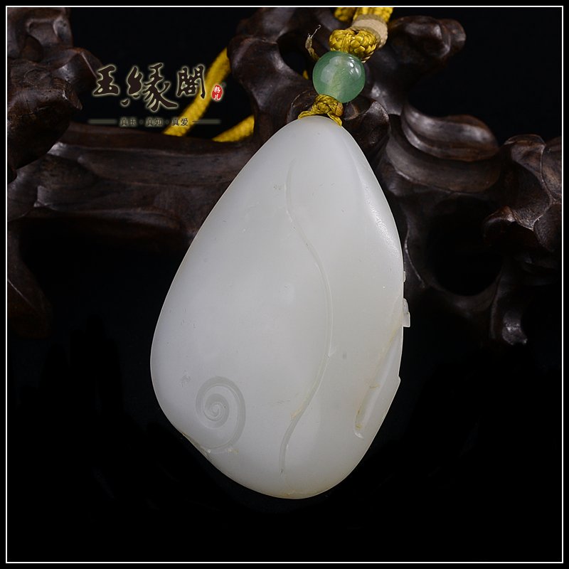 羊脂白玉籽料把件 富贵长寿