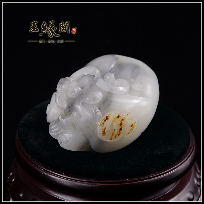 白玉聚墨籽料摆件 貔貅