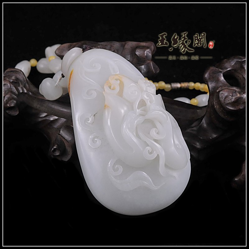 羊脂白玉籽料把件 永结同心