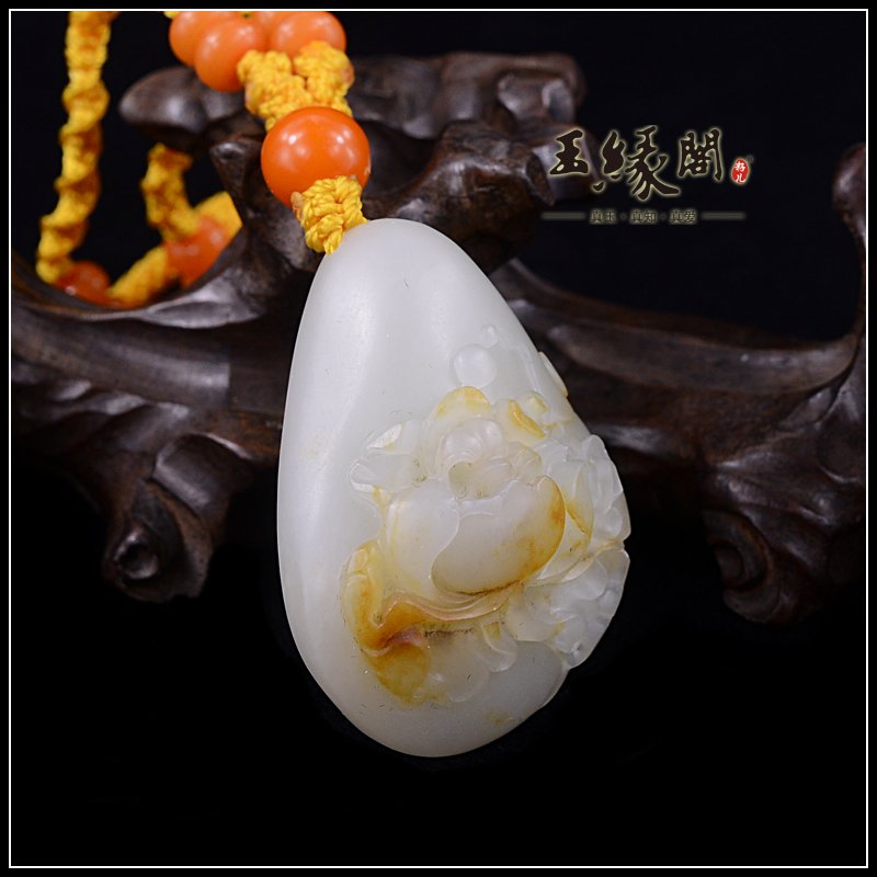 白玉籽料把件 花开富贵
