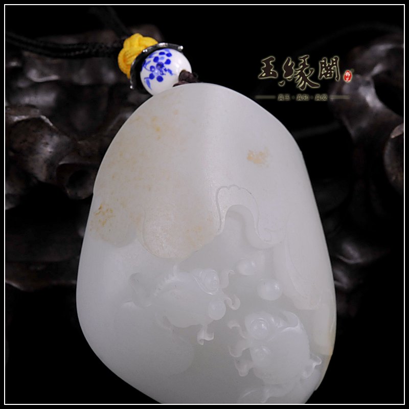 秋梨皮羊脂玉籽料把件 金玉满堂
