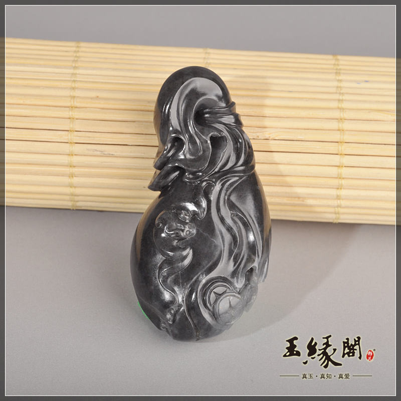 墨玉籽料把件  代代有福