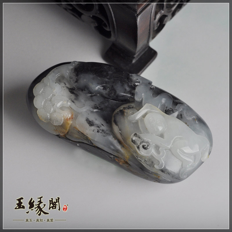 墨玉籽料把件 世代封侯
