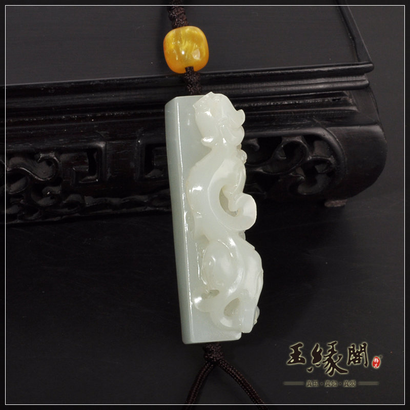 羊脂白玉籽料把件 龙凤璧