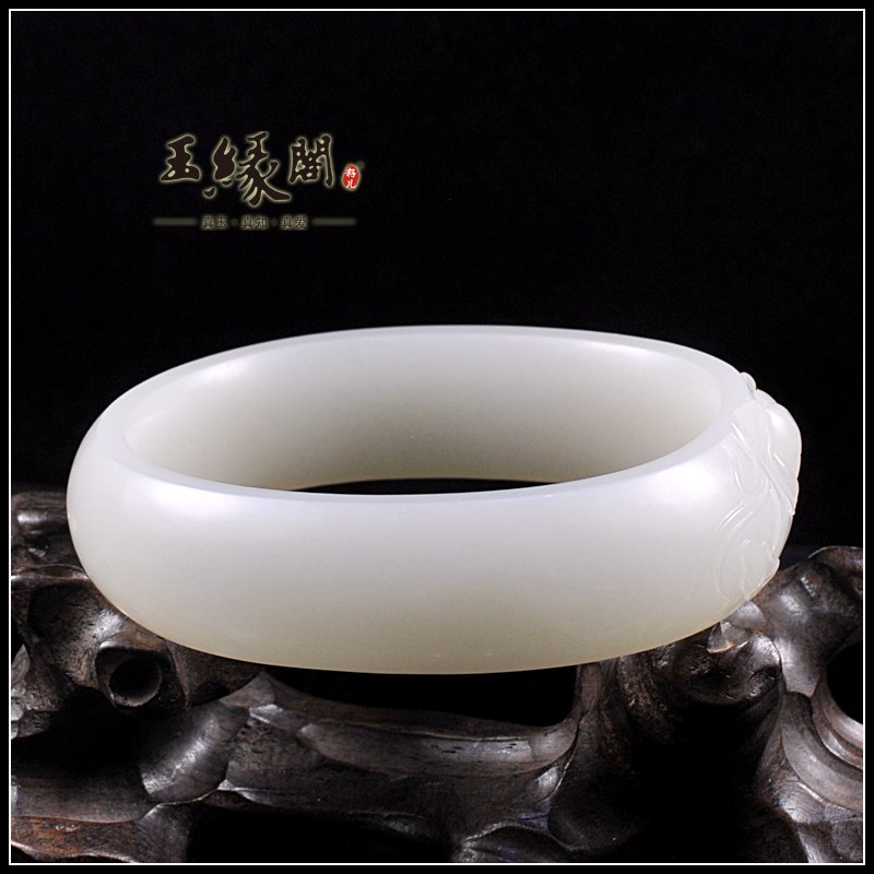 白玉籽料贵妃手镯荷韵58.5mm