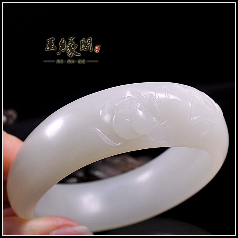 白玉籽料贵妃手镯荷韵58.5mm