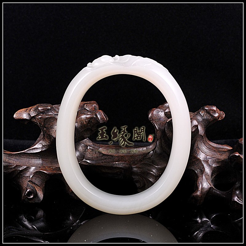 白玉籽料贵妃手镯荷韵58.5mm