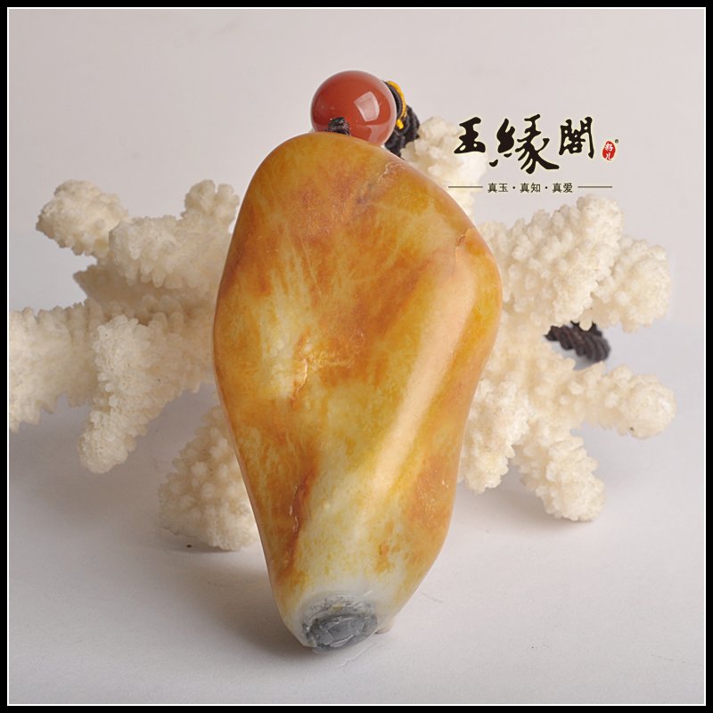和田玉红皮籽料把件 佛