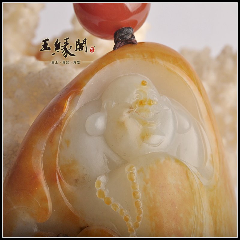 和田玉红皮籽料把件 佛