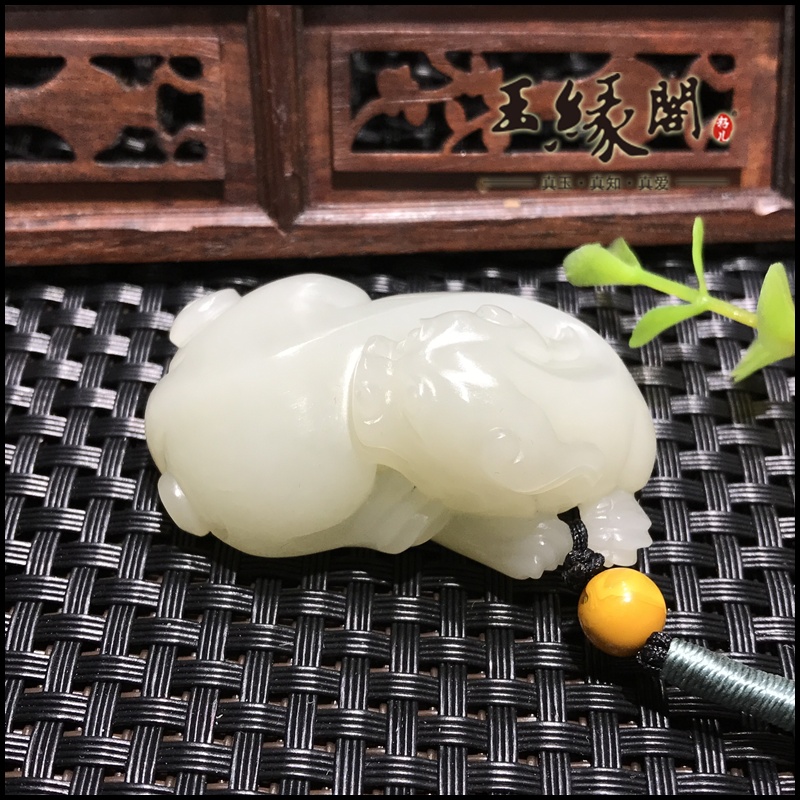 白玉籽料把件 貔貅