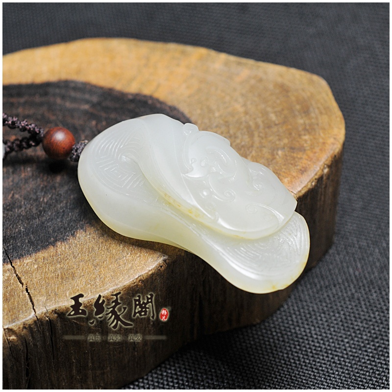羊脂玉籽料挂件 仿古龙