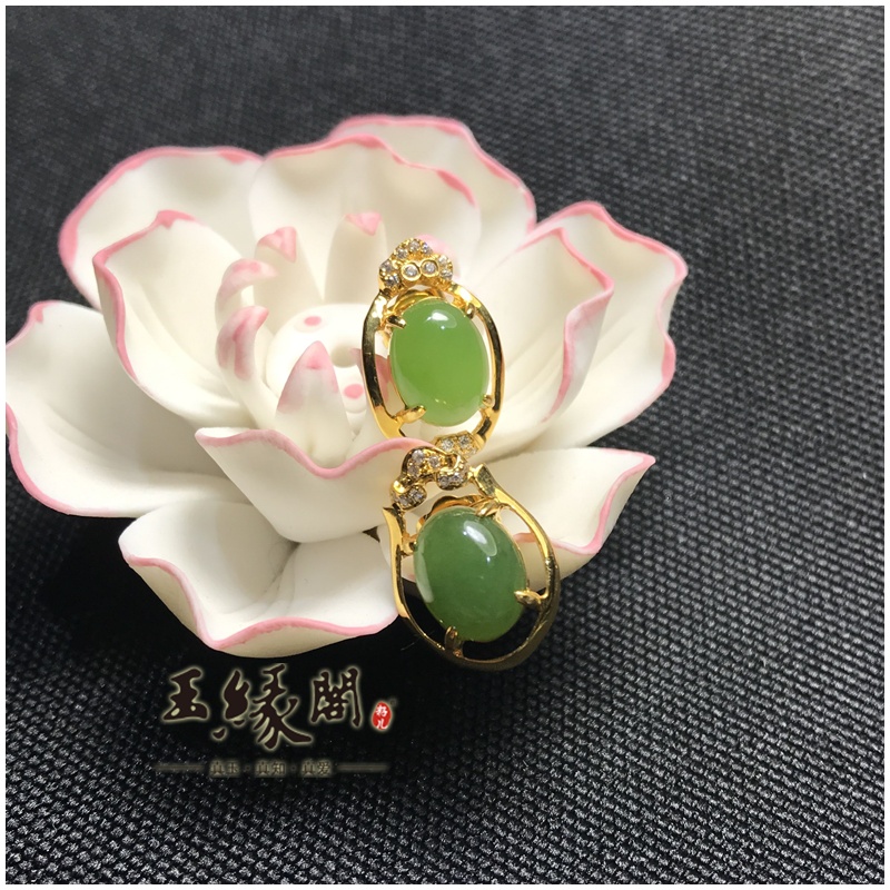 18K金镶碧玉 耳钉