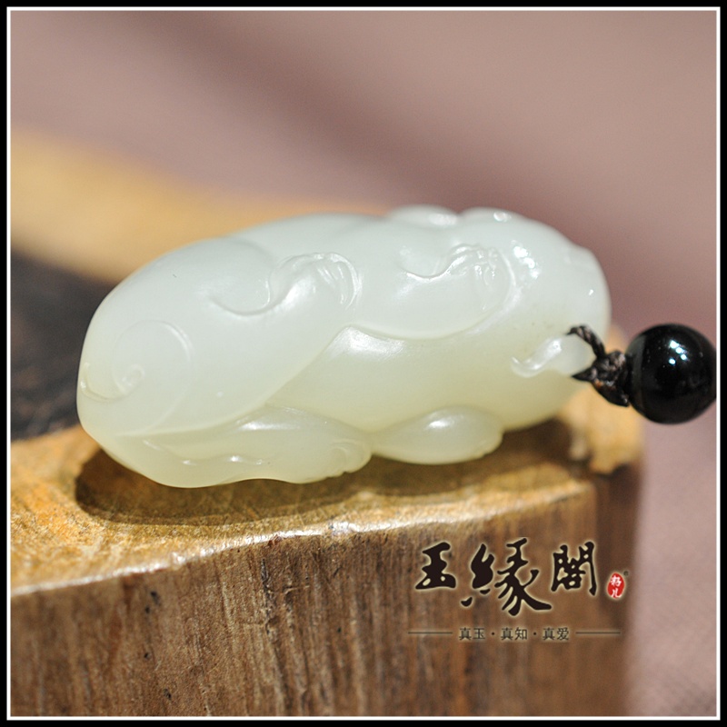 白玉籽料貔貅挂件