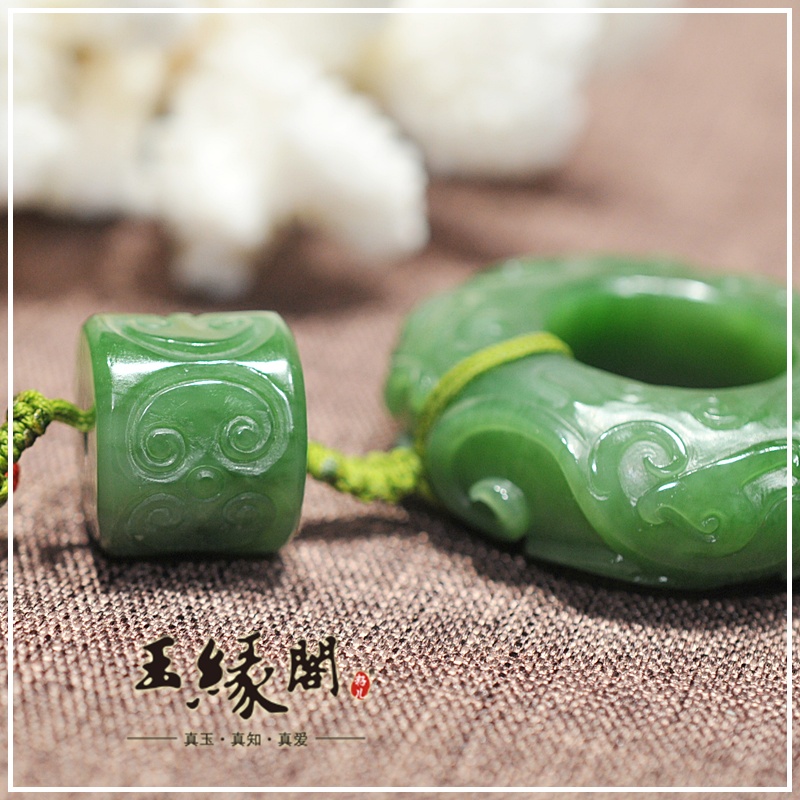 碧玉双龙戏珠扳指