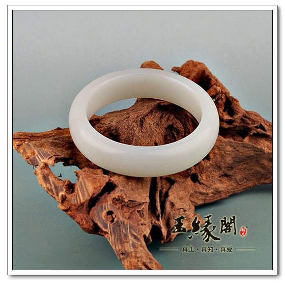 羊脂玉籽料手镯56.7mm