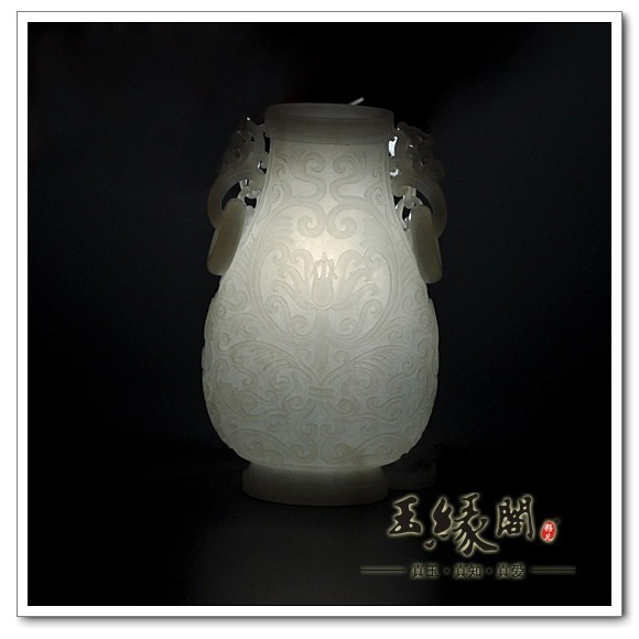 白玉摆件 蕃草链瓶