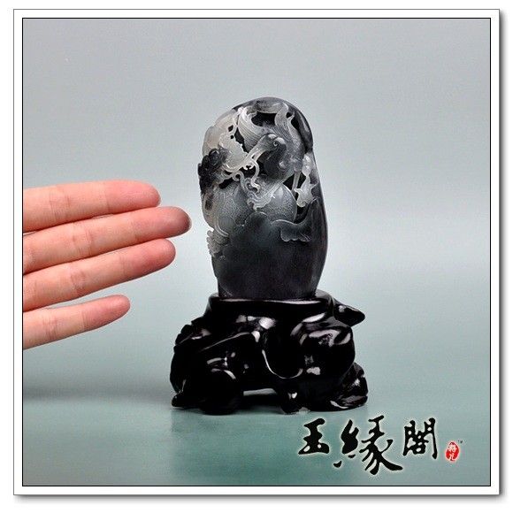 墨玉籽料摆件 独占鳌头