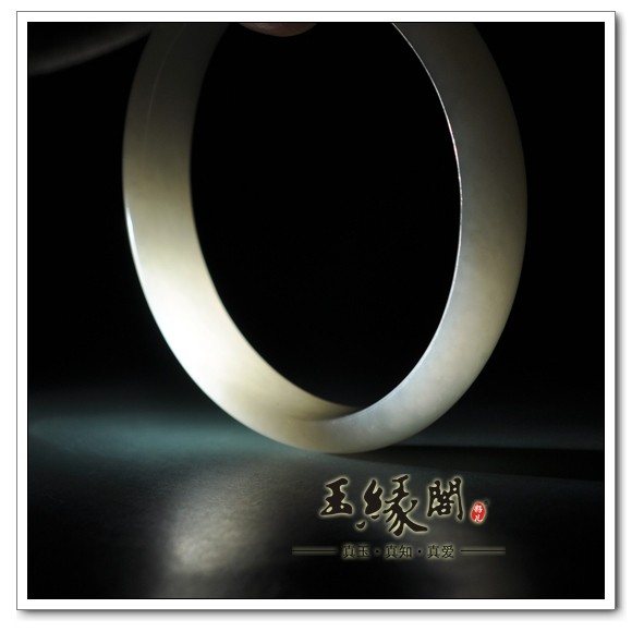 白玉贵妃手镯60.01mm