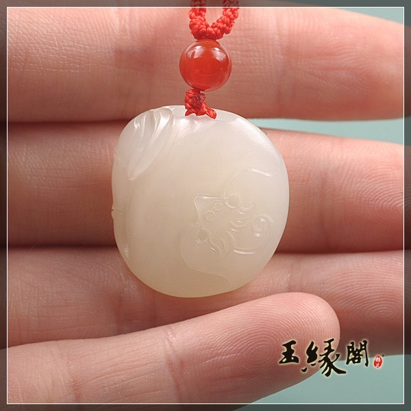 羊脂玉籽料挂件 祝福